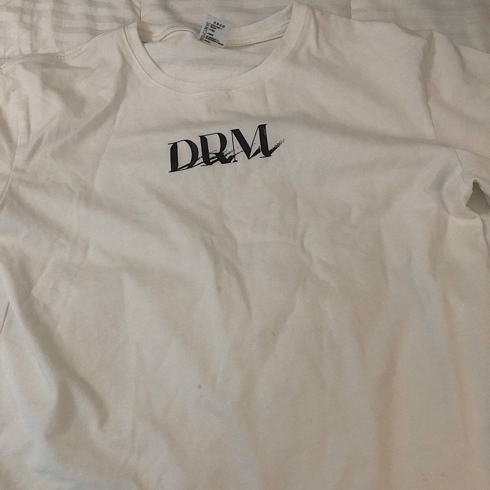 White graphic tee